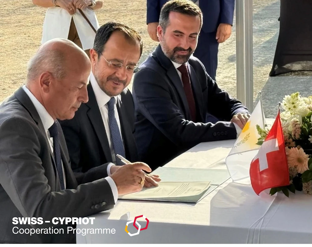 President of the Republic of Cyprus, H.E. Mr. Nikos Christodoulides, H.E. Ambassador of Switzerland in Cyprus Christoph Burgener and Dr. Nicolas Ioannidis, Deputy Ministry of Migration and International Protection, while participating in the foundation stone ceremony, formally marking the beginning of the construction of the Asylum Service HQ.